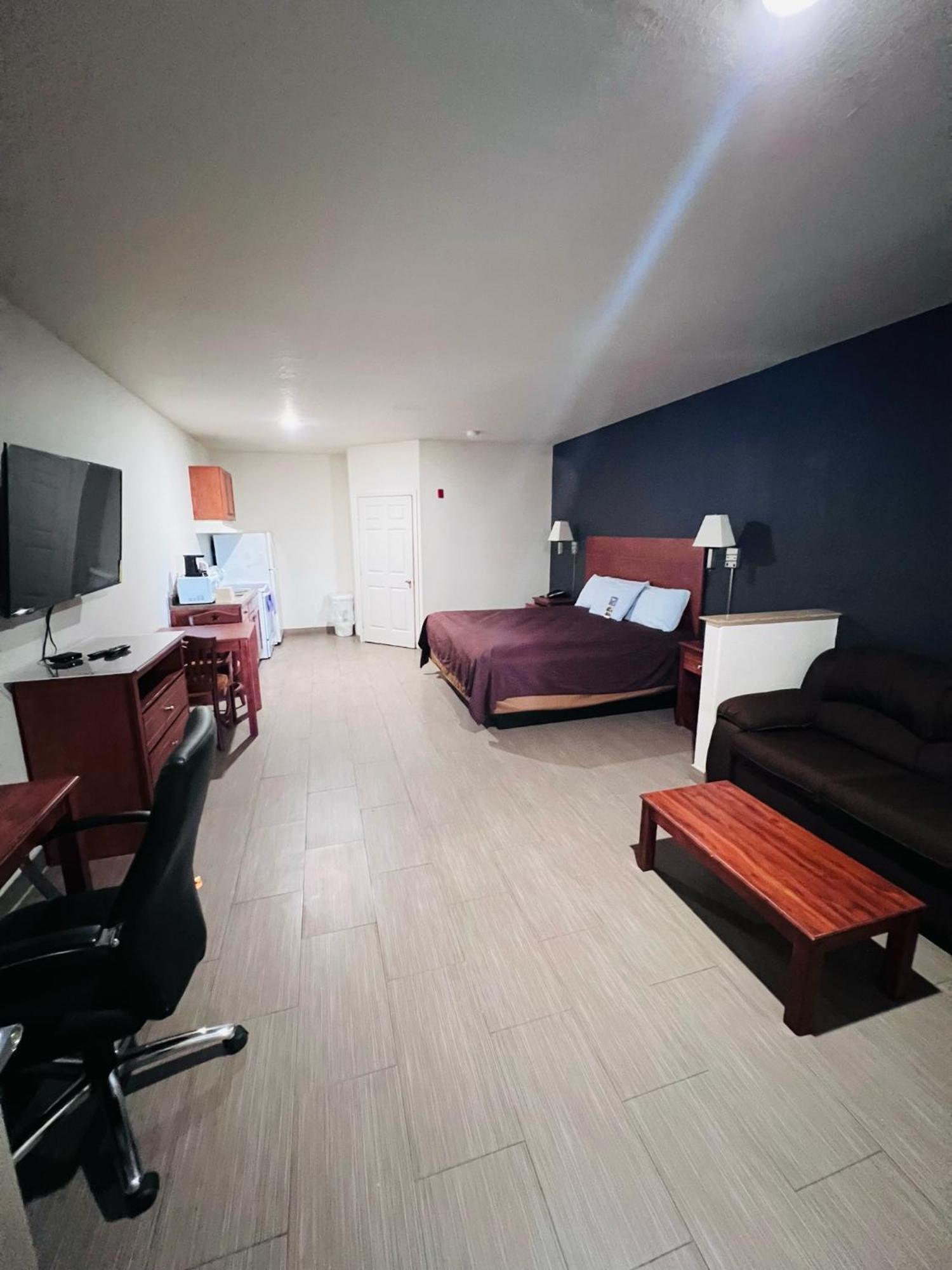 Lone Star Inn And Suites Виктория Экстерьер фото