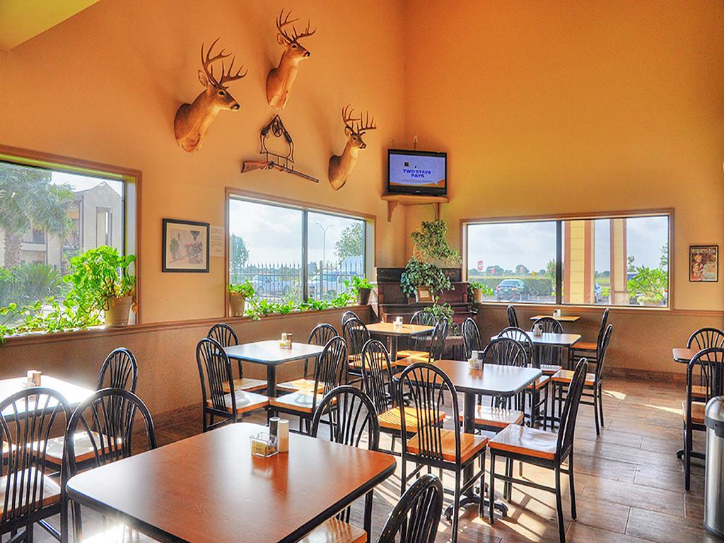 Lone Star Inn And Suites Виктория Экстерьер фото