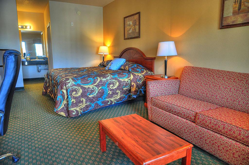 Lone Star Inn And Suites Виктория Экстерьер фото
