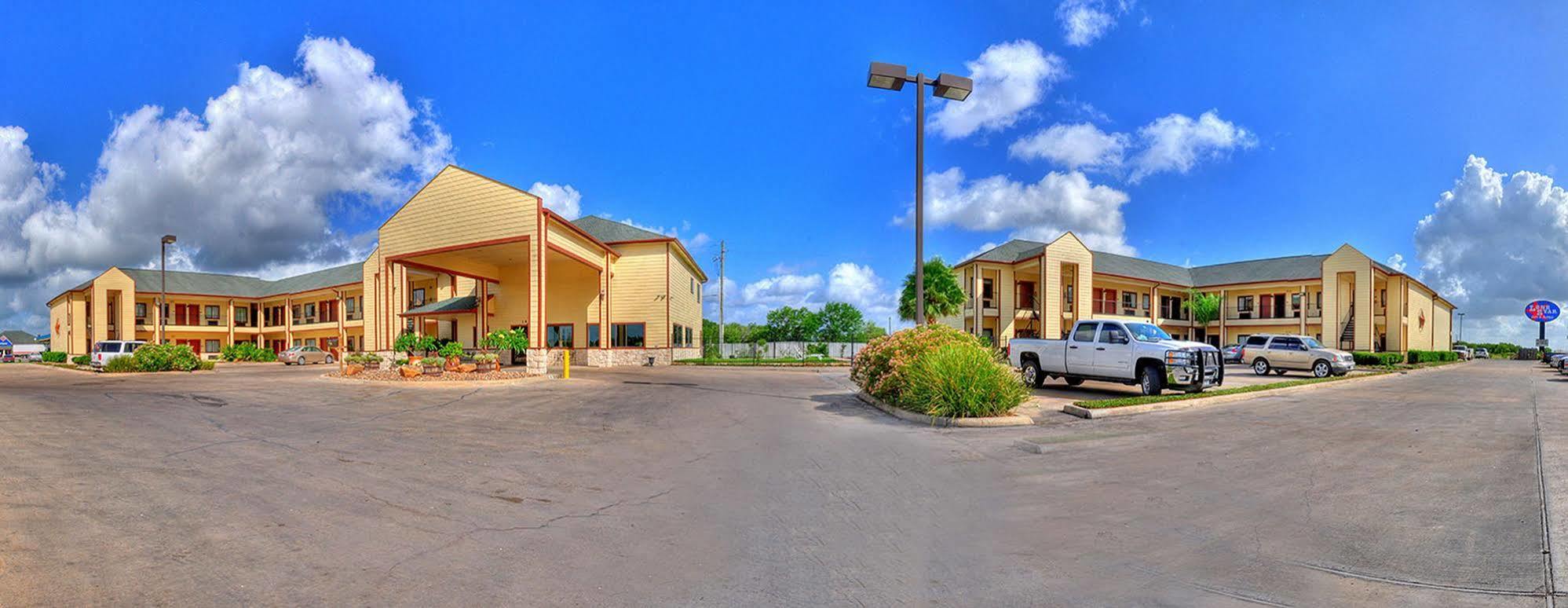 Lone Star Inn And Suites Виктория Экстерьер фото