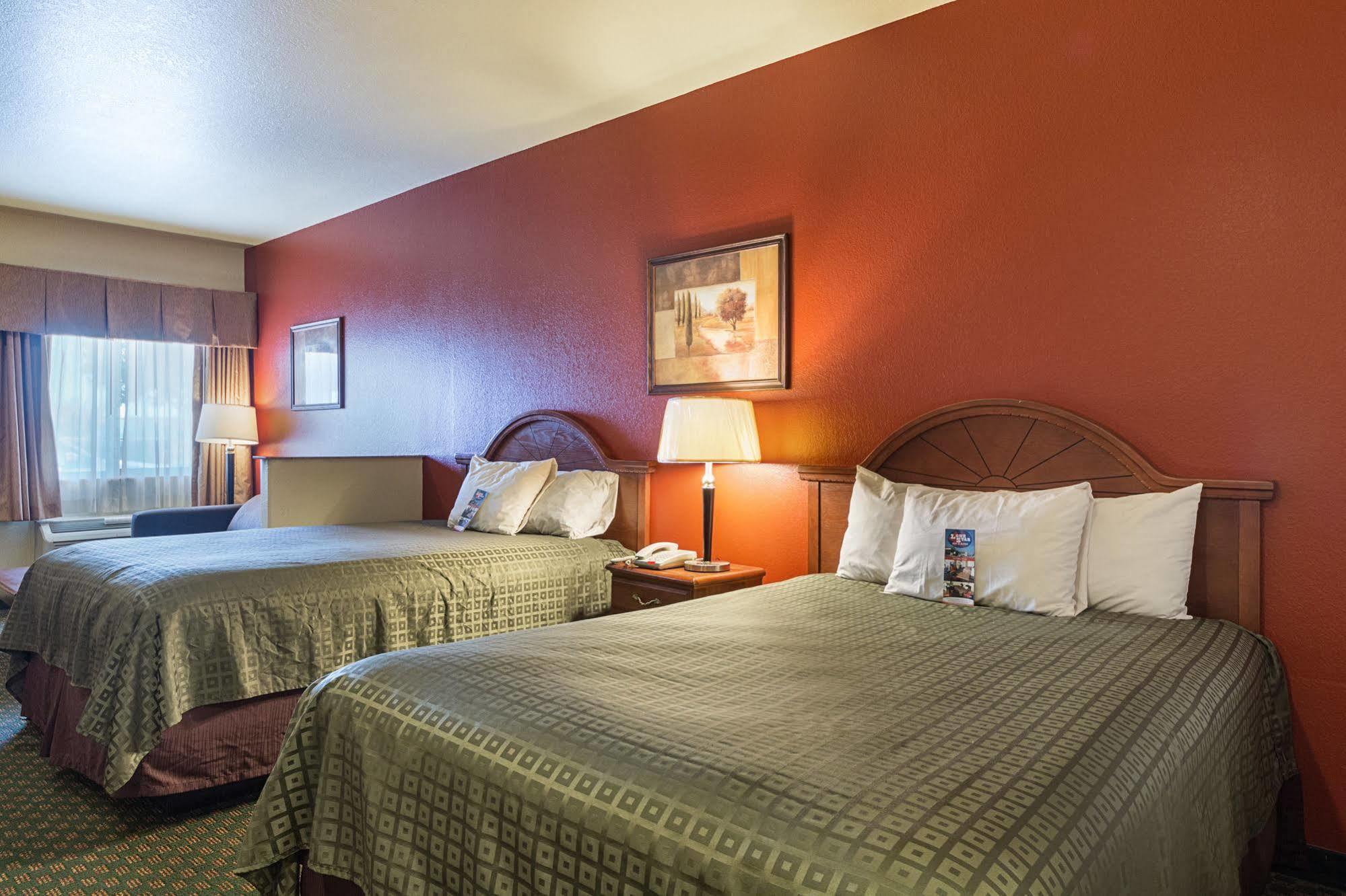 Lone Star Inn And Suites Виктория Экстерьер фото