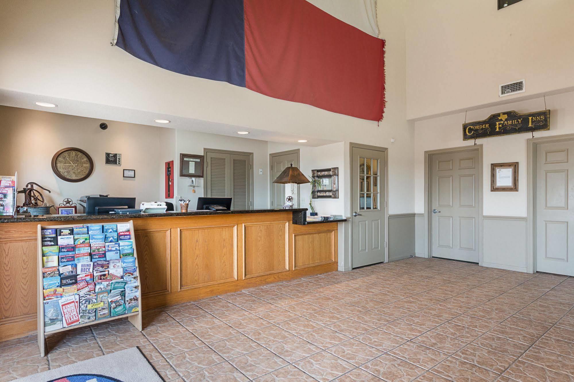 Lone Star Inn And Suites Виктория Экстерьер фото